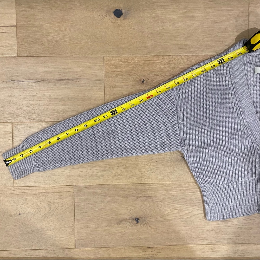 Aritzia | Wilfred Grey “Canberra” Cropped Wool Cardigan🩶 - Picture 13 of 14